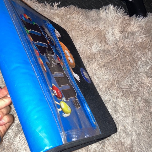 M&Ms Mead zipper three ring binder - Picture 3 of 12